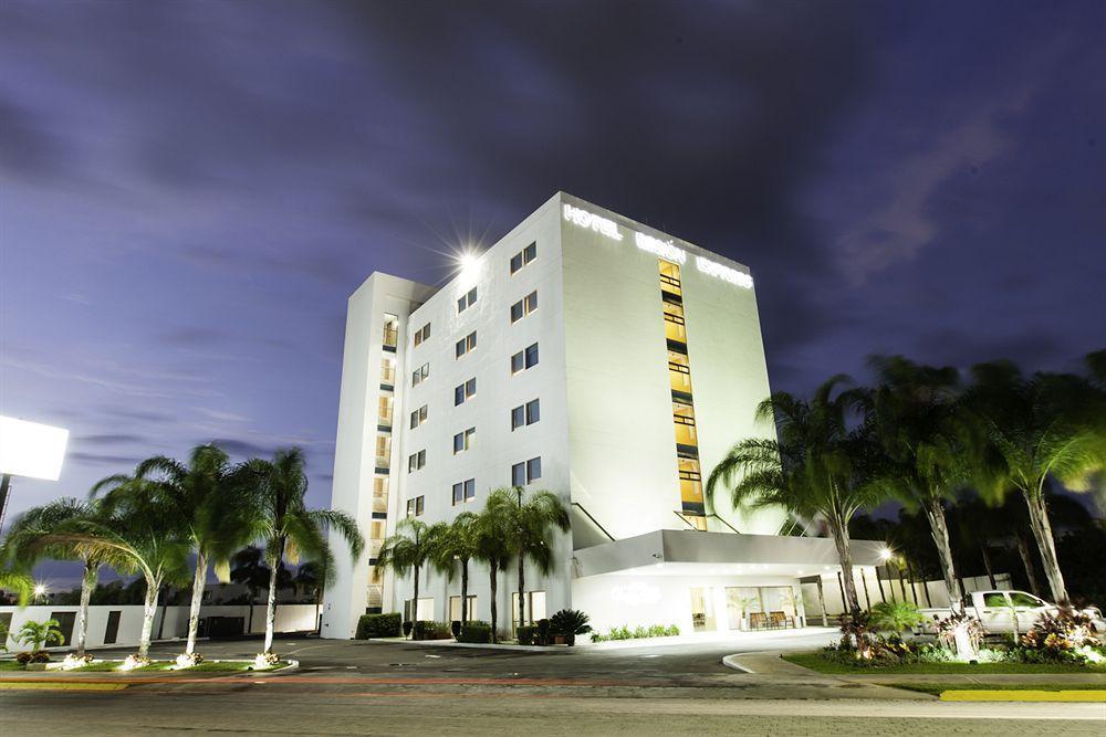 Mision Express Monterrey Aeropuerto La Fe Hotel Apodaca Exterior foto